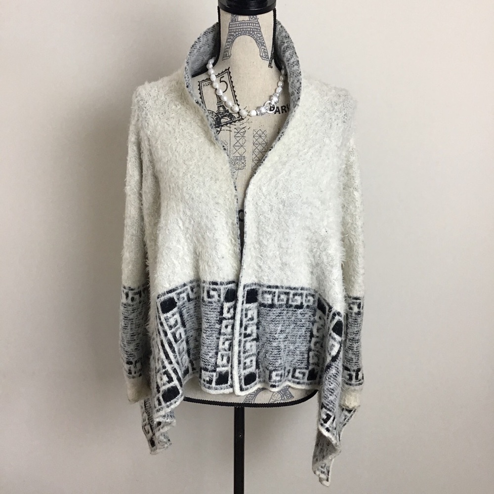 Women’s Cream Black Wool-like Cape Poncho Long Sleeves Blanket Coat Sweater